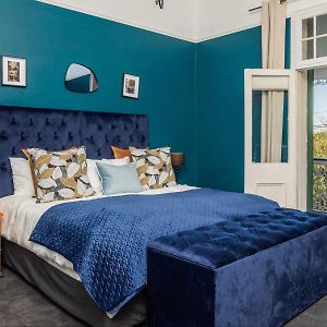 Luxury King Room
